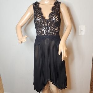 NWT Keepsake Black Lace Pleated Sleeveless Sheer Dress Size Small